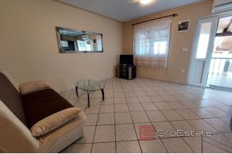 018 2116 02 Zadar house first row to the sea for sale