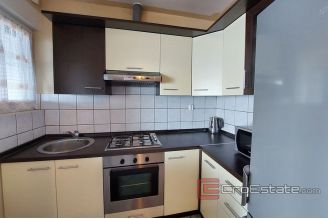 018 2116 02 Zadar house first row to the sea for sale