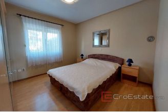 018 2116 02 Zadar house first row to the sea for sale