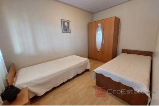 018 2116 02 Zadar house first row to the sea for sale