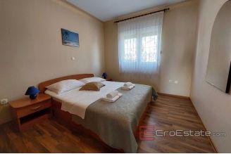 018 2116 02 Zadar house first row to the sea for sale