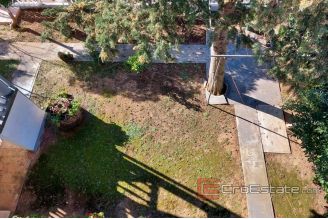 018 2116 02 Zadar house first row to the sea for sale