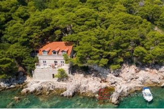 005 2026 82 Dubrovnik unique property first row to the sea for sale