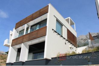 019 2042 01 near omis modern vila with sea view for sale