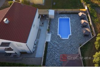 016 2040 03 Zadar house with pool and sea view for sale