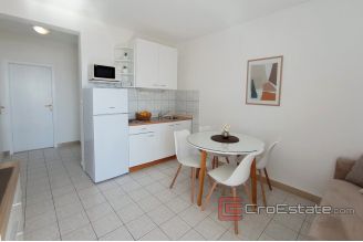 016 2037 06 Brac semi detached house with sea view for sale