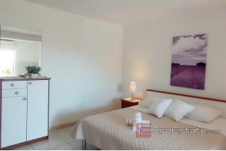 016 2037 06 Brac semi detached house with sea view for sale