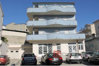 003 2016 68 Split commerical space for sale