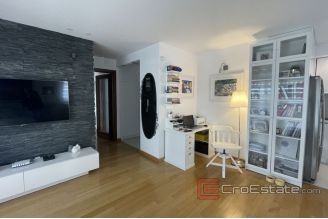 006 2035 17 Znjan modern apartment with terrace for sale