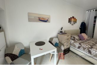 005 2035 18 Split Manus studio apartment for sale