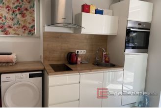 005 2035 18 Split Manus studio apartment for sale