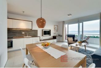 009 2042 02 Omis apartment with open sea view for sale