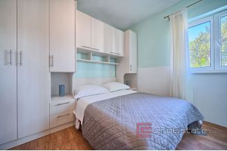 020 2041 07 Trogir house near the sea for sale