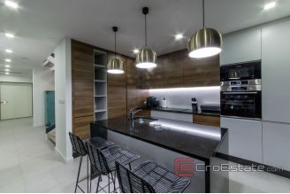 015 2036 12 Ciovo villa with pool and open sea view for sale