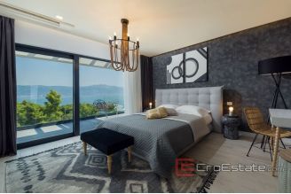 015 2036 12 Ciovo villa with pool and open sea view for sale