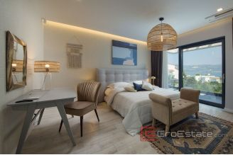 015 2036 12 Ciovo villa with pool and open sea view for sale