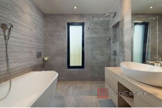 015 2036 12 Ciovo villa with pool and open sea view for sale