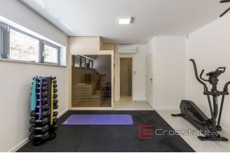 015 2036 12 Ciovo villa with pool and open sea view for sale