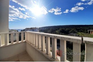 015 2039 05 near marina house with sea view for sale