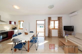 015 2039 05 near marina house with sea view for sale