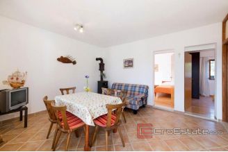 015 2039 05 near marina house with sea view for sale
