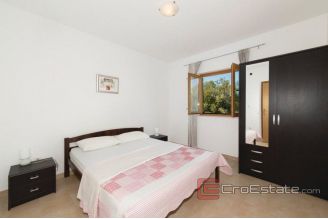 015 2039 05 near marina house with sea view for sale