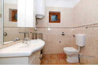 015 2039 05 near marina house with sea view for sale
