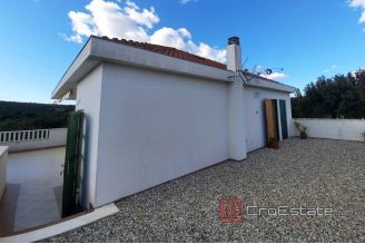 015 2039 05 near marina house with sea view for sale