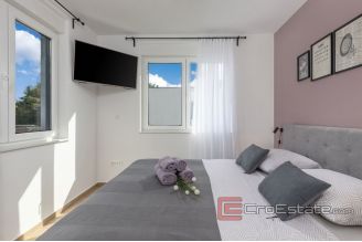 015 2037 07 Sibenik modern house with pool for sale