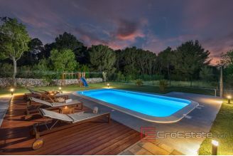 015 2037 07 Sibenik modern house with pool for sale