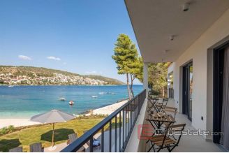 020 2022 326 island ciovo villa first row to the sea for sale