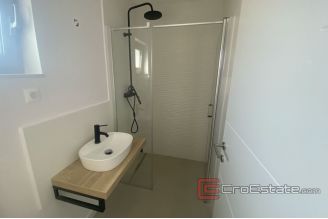 006 2043 04 Zadar penthouse with open sea view for sale
