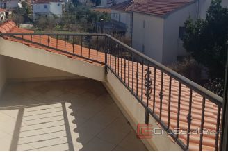 007 2037 08a Kastela apartment with sea view for sale