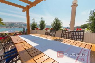 013 2018 182 Pag house mini hotel for sale