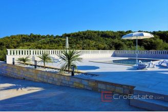 009 2040 05 island brac villa with sea view for sale