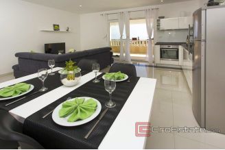 009 2040 05 island brac villa with sea view for sale