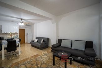 017 2043 08 island of Vir apartment house for sale