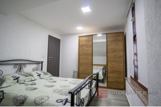 017 2043 08 island of Vir apartment house for sale