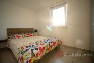 017 2043 08 island of Vir apartment house for sale