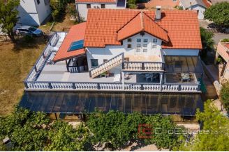 017 2043 08 island of Vir apartment house for sale