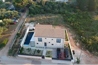 010 2041 09 island ugljan modern villa with pool for sale