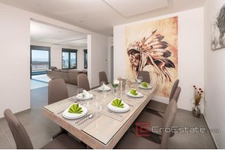 012 2037 09 Makarska villa with pool and sea view for sale