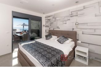 012 2037 09 Makarska villa with pool and sea view for sale