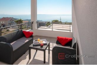 012 2037 09 Makarska villa with pool and sea view for sale