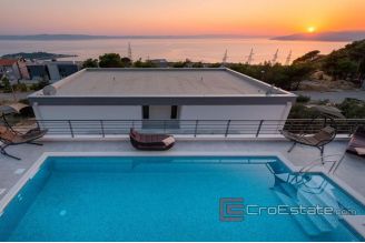 012 2037 09 Makarska villa with pool and sea view for sale