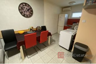 020 2043 09 Zadar house first row to the sea for sale