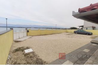 020 2043 09 Zadar house first row to the sea for sale