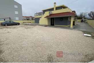 020 2043 09 Zadar house first row to the sea for sale
