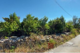 003 2031 26 Kastela building land with sea view for sale