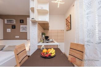 016 2043 10 Zadar aparthotel in the city center for sale